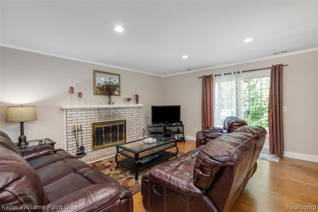 5778 NEW MEADOW Drive, Ypsilanti, MI 48197 — Photo 4