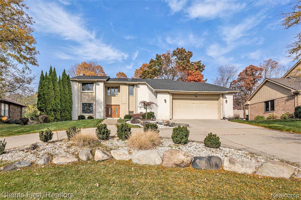 6212 TIMBERWOOD N, West Bloomfield, MI — front exterior