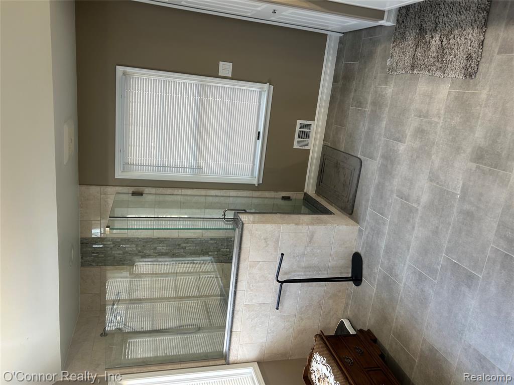 720 Arlington Circle, Marysville, MI 48040 — Photo 26