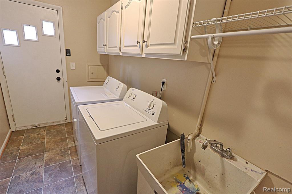 8250 N Henry Ruff Road, Westland, MI — Photo 25