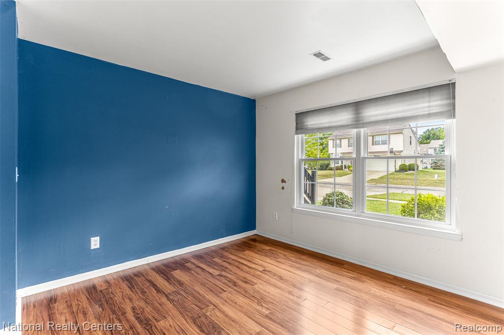 886 Millerway Drive, Fenton, MI 48430 — Photo 13