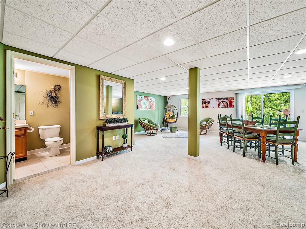 17070 CARRIAGE Way, Northville, MI 48168 — Photo 32