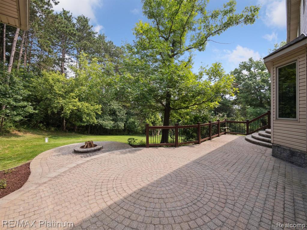 9071 Thornapple Drive, Pinckney, MI 48169 — Photo 57