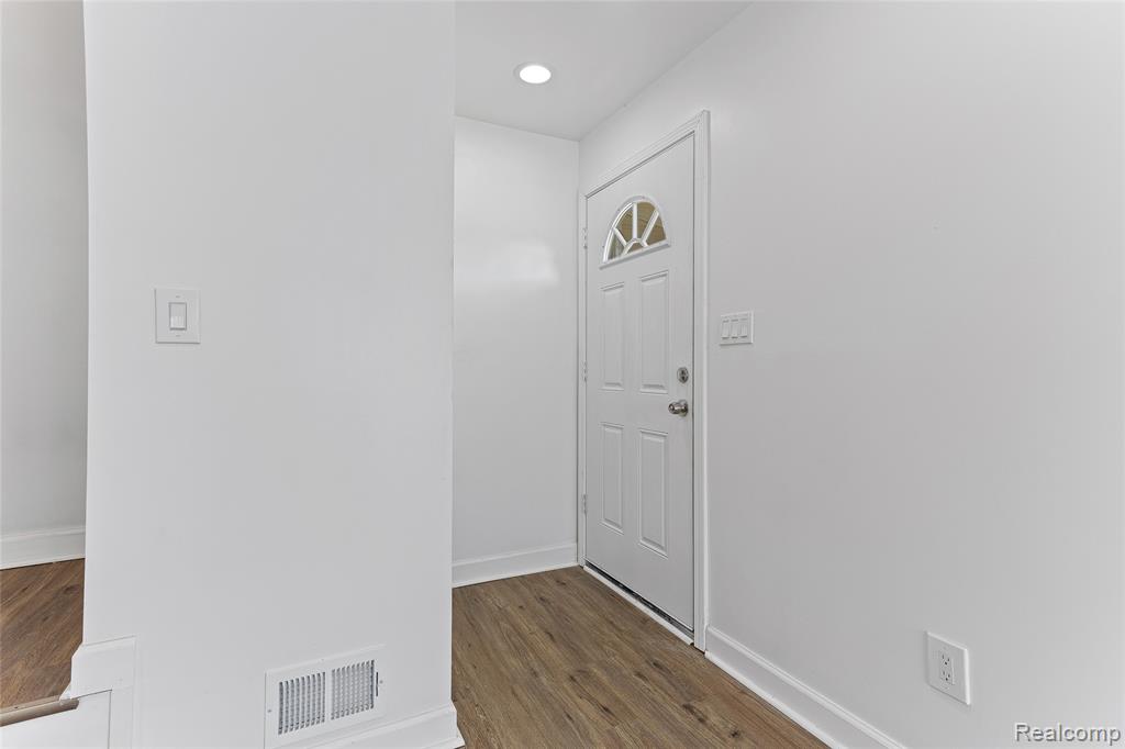 5737 Barham Street, Detroit, MI 48224 — Photo 4