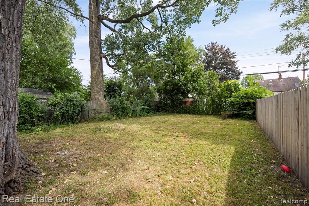 4521 COLUMBUS Street, Wayne, MI 48184 — Photo 30