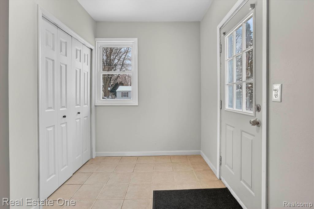 3267 Mills Acres Street, Flint, MI 48506 — Photo 21