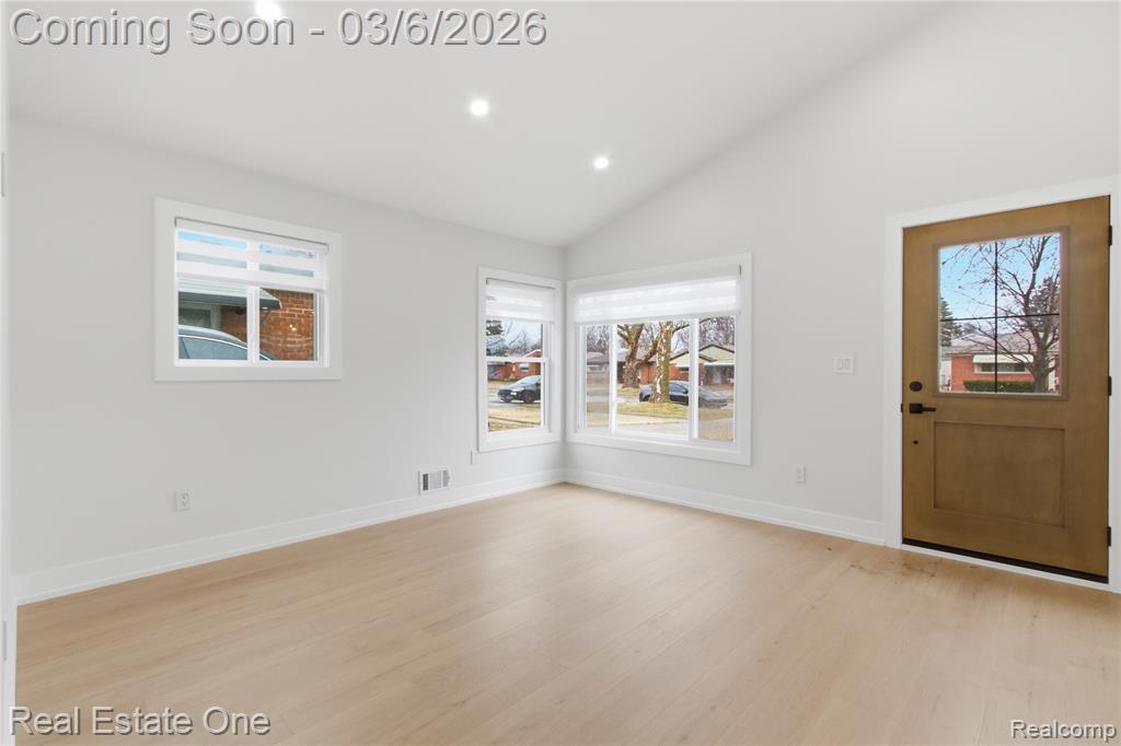5008 McKinley Street, Dearborn Heights, MI 48125 — Photo 3