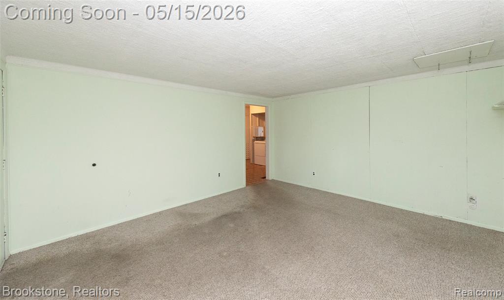 250 NOBLE, Milford, MI 48381 — Photo 16