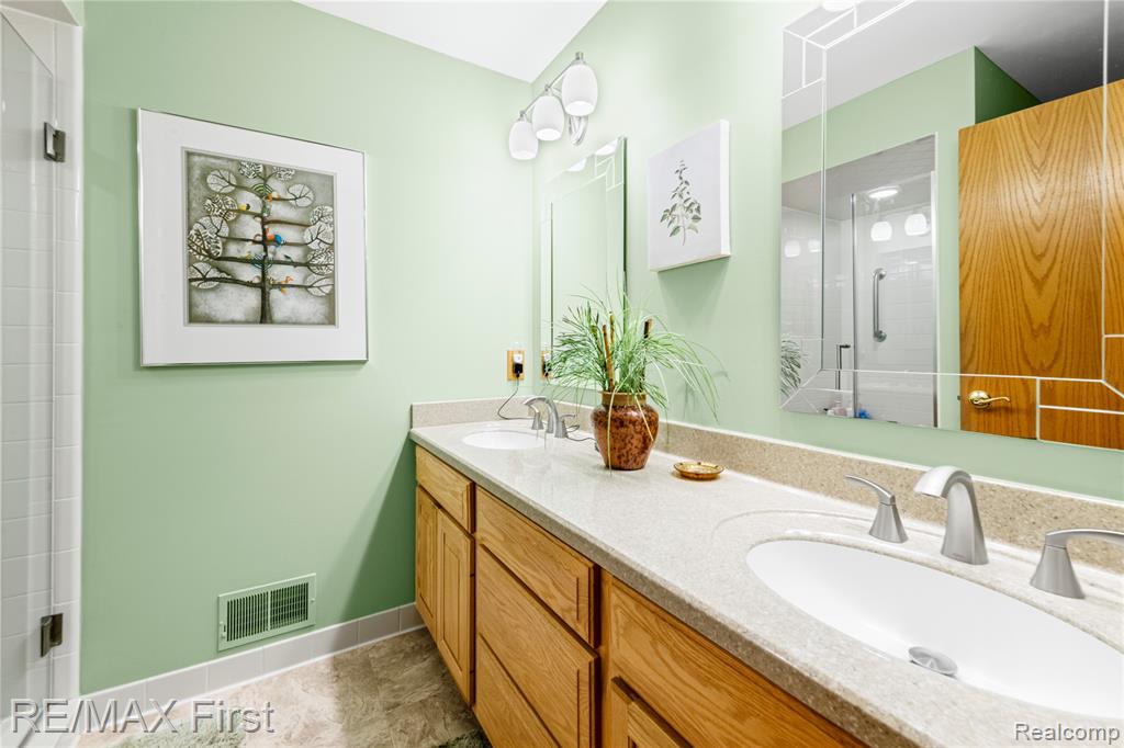 4469 Hickory Court, Warren, MI 48092 — Photo 15
