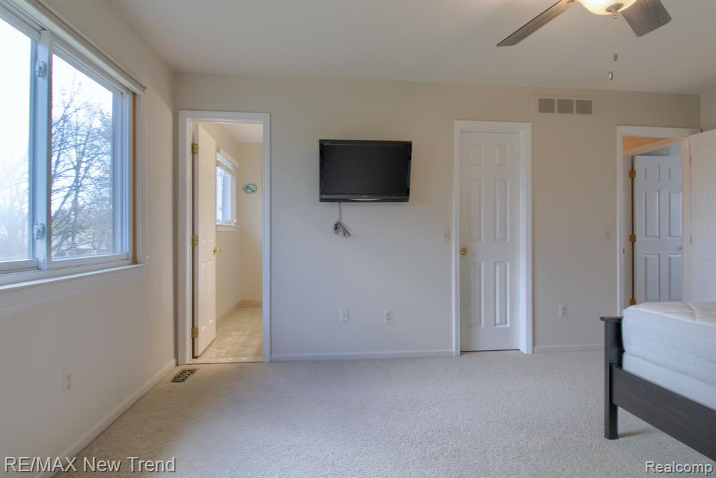 24802 SARAH FLYNN, Novi, MI — Photo 21