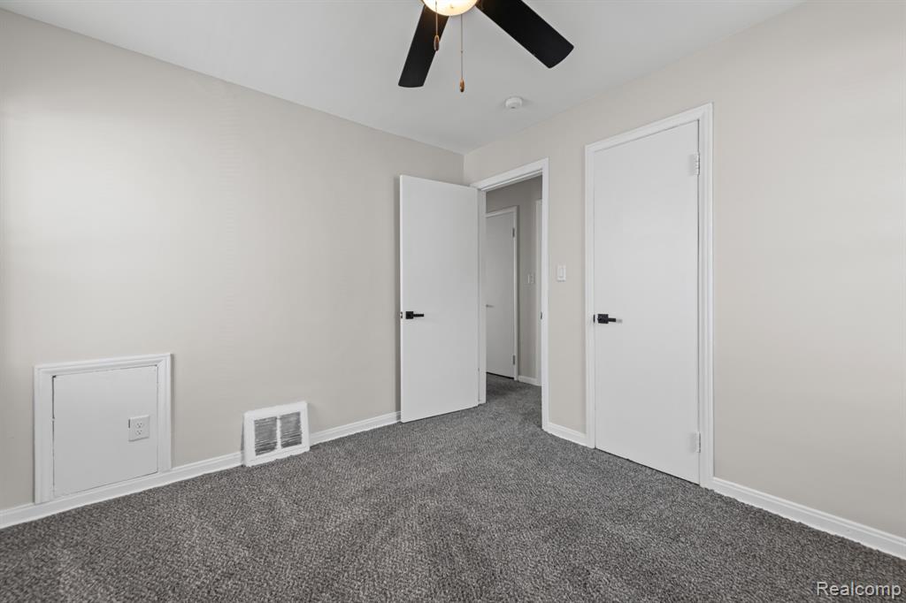 582 Mill Street, Lincoln Park, MI 48146 — Photo 13
