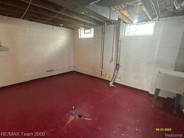 579 E Baker Avenue, Clawson, MI — Photo 19