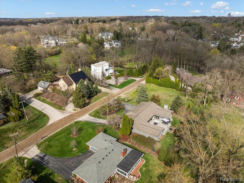 80 MAYWOOD Avenue, Bloomfield Hills, MI 48304 — Photo 50