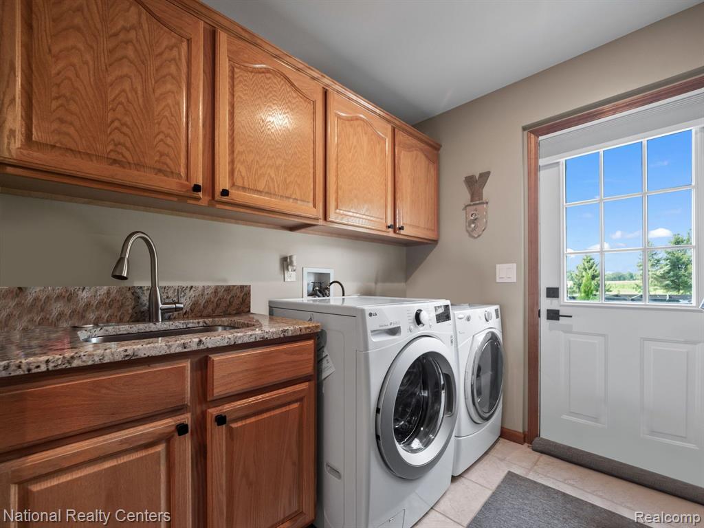 391 MCINTOSH, Almont, MI 48003 — Photo 25
