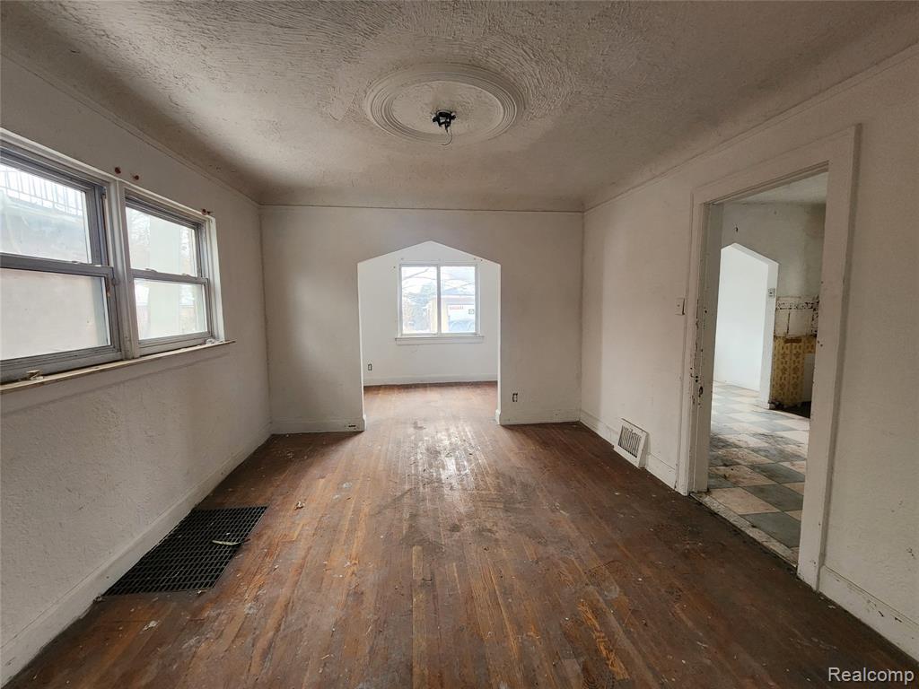 8372 Carlin Street, Detroit, MI 48228 — Photo 7