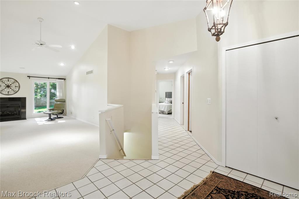 4185 Foxpointe Drive, West Bloomfield, MI 48323 — Photo 4