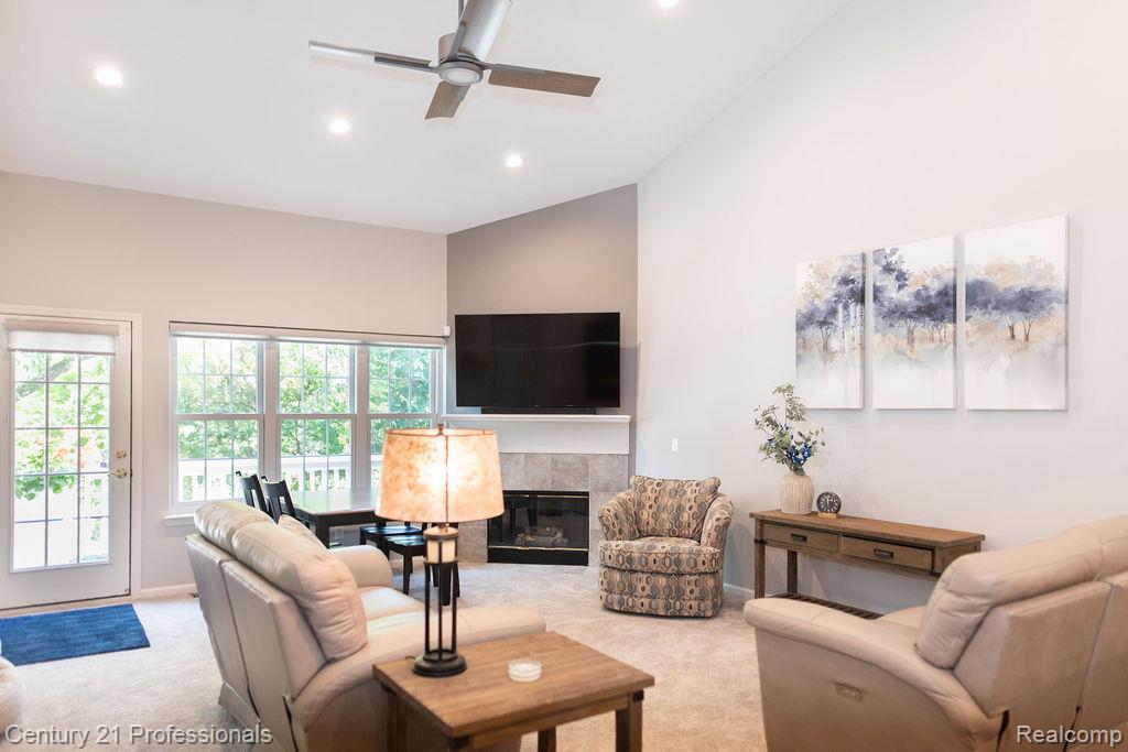 767 E Bluff Court, Rochester Hills, MI 48307 — Photo 25