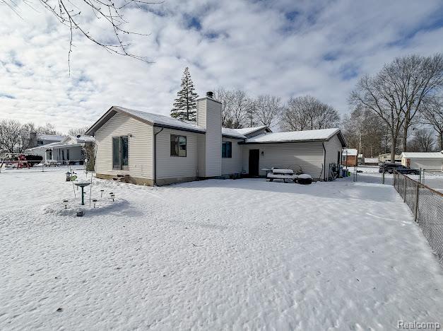 4445 Dixon Drive W, Swartz Creek, MI 48473 — Photo 2