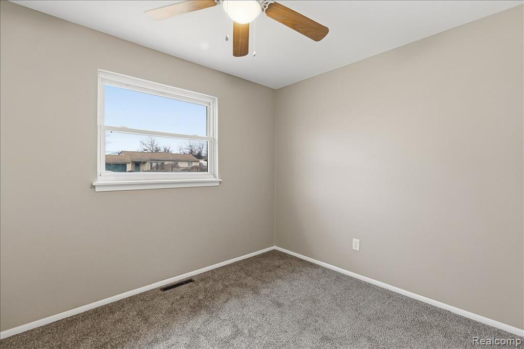 2160 Phillips Road, Auburn Hills, MI 48326 — Photo 16