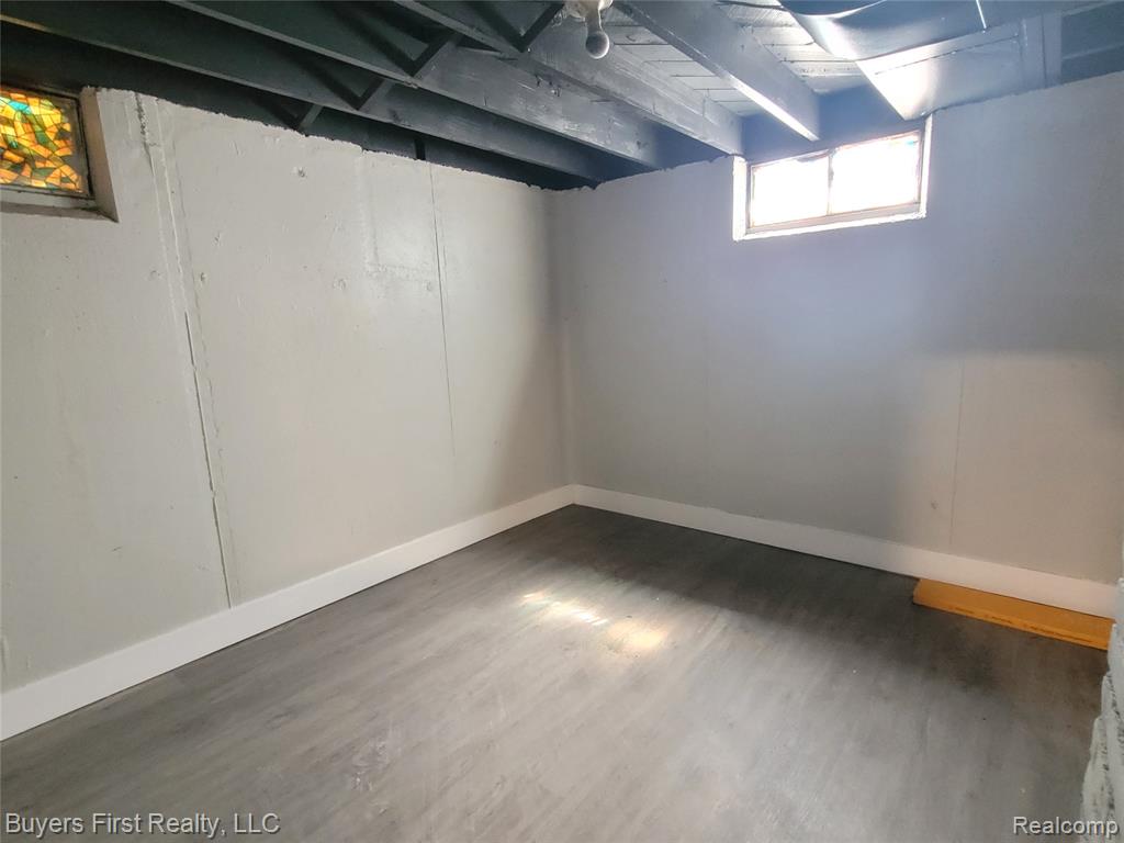 8710 Albany Street, Oak Park, MI 48237 — Photo 20