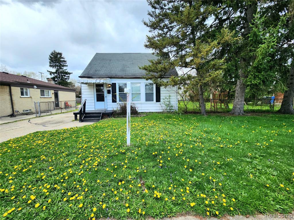 6147 Whitefield Street, Dearborn Heights, MI 48127 — front exterior