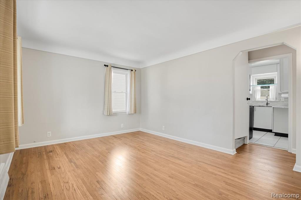 908 Bauman Avenue, Royal Oak, MI 48073 — Photo 2