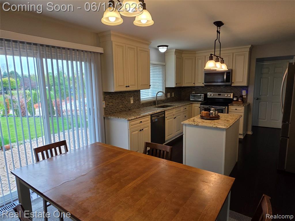 3622 Times Square Boulevard, Canton, MI 48188 — Photo 8