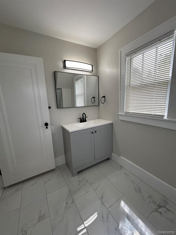 425 W Iroquois Road, Pontiac, MI 48341 — Photo 31