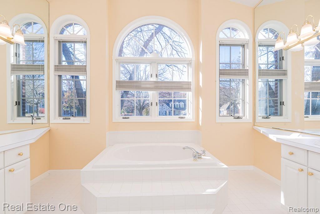 5181 Stonehenge Drive, Rochester, MI 48306 — Photo 26