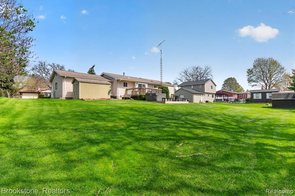 1086 Risecliff Drive, Grand Blanc, MI 48439 — Photo 30