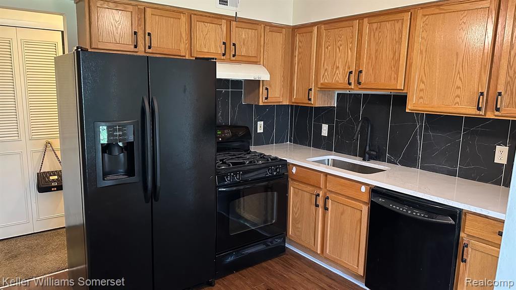 433 Fox Hills, #6, Bloomfield, MI 48304 — Photo 11
