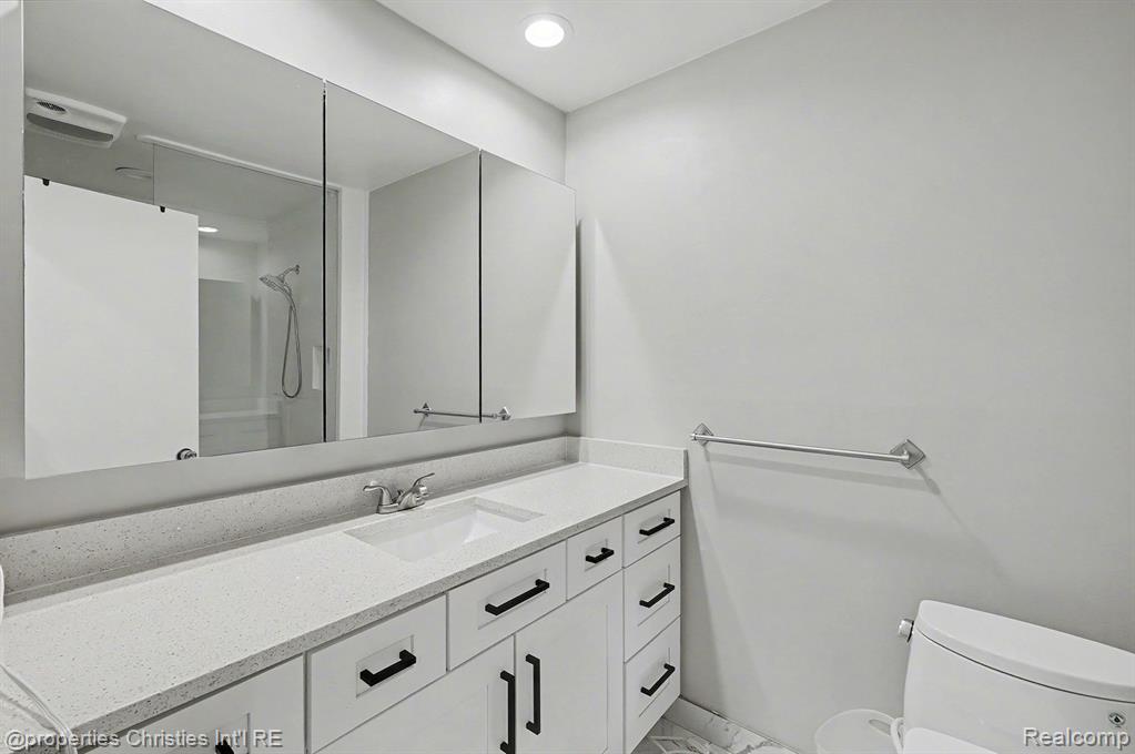 5143 Woodlands Drive, Bloomfield Hills, MI 48302 — Photo 16