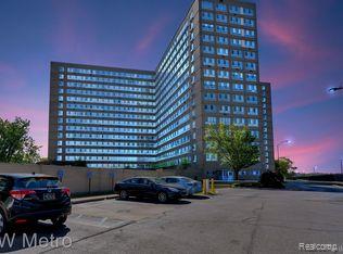 8900 E Jefferson Avenue, 605, Detroit, MI 48214 — Photo 16