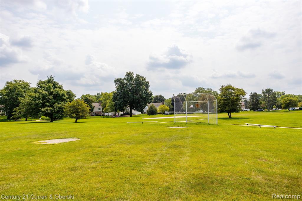 21260 E GLEN HAVEN Circle, Northville, MI 48167 — Photo 28