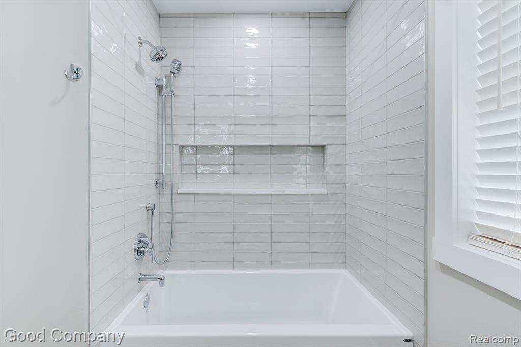 530 W HAZELHURST Street, Ferndale, MI 48220 — Photo 30