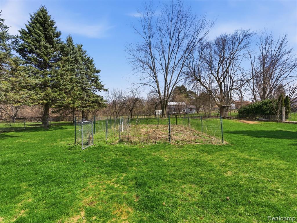 4615 Homesite Drive, Lake Orion, MI — Photo 40