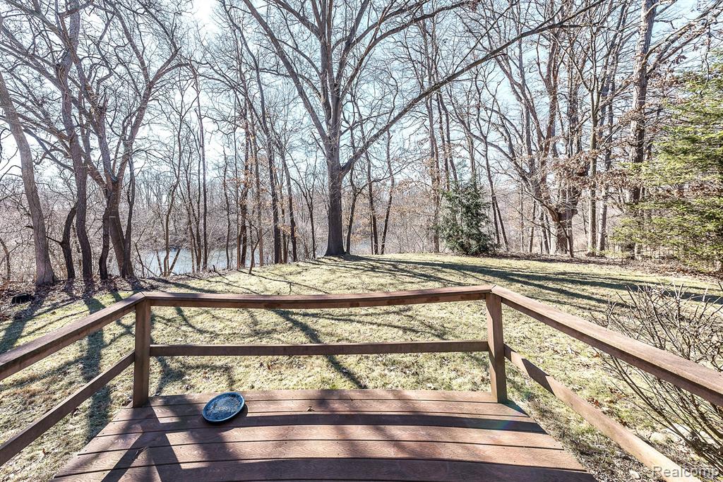 7695 HURON RIVER Drive S, Dexter, MI 48130 — Photo 8
