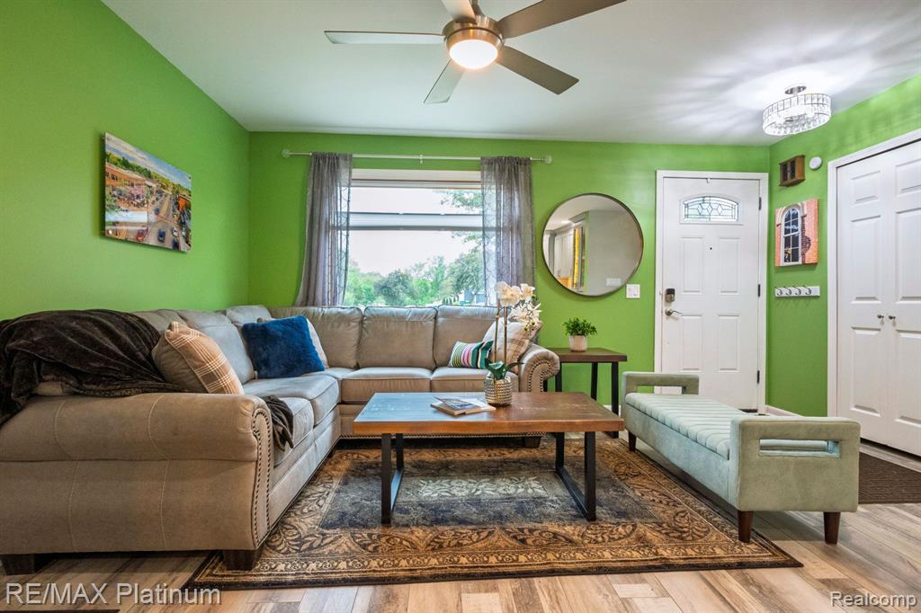 638 GLENWYTH Road, Brighton, MI 48116 — Photo 6