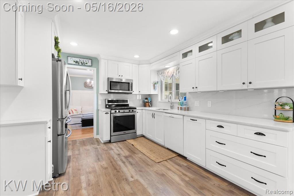 5757 Folkstone Drive, Troy, MI 48085 — Photo 13