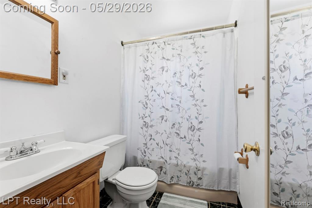 8032 Clippert Street, Taylor, MI 48180 — Photo 11