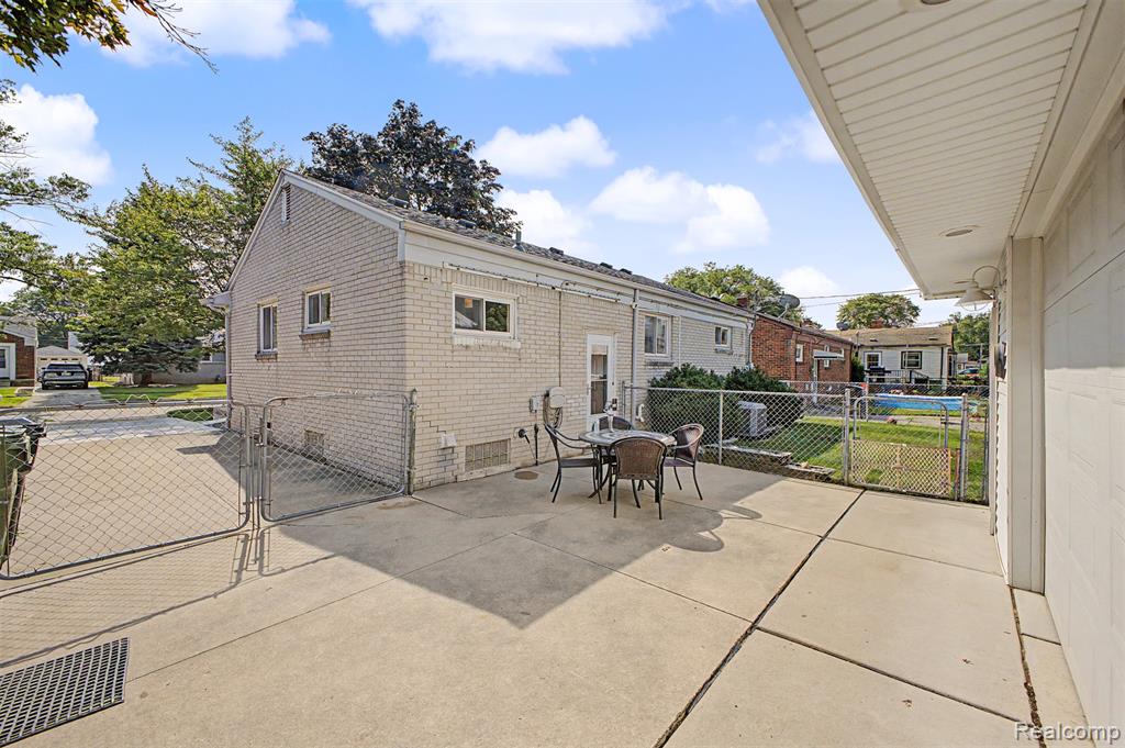 9904 Fox Avenue, Allen Park, MI 48101 — Photo 36