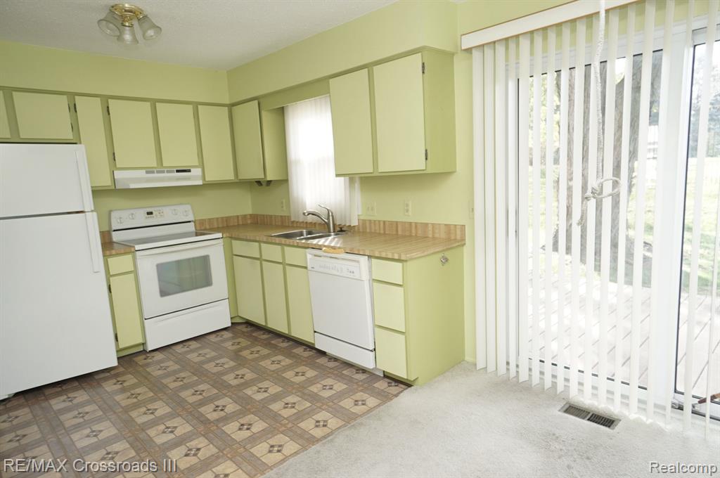 13378 N LAKE POINT Boulevard N, 2-4, Van Buren, MI 48111 — Photo 6