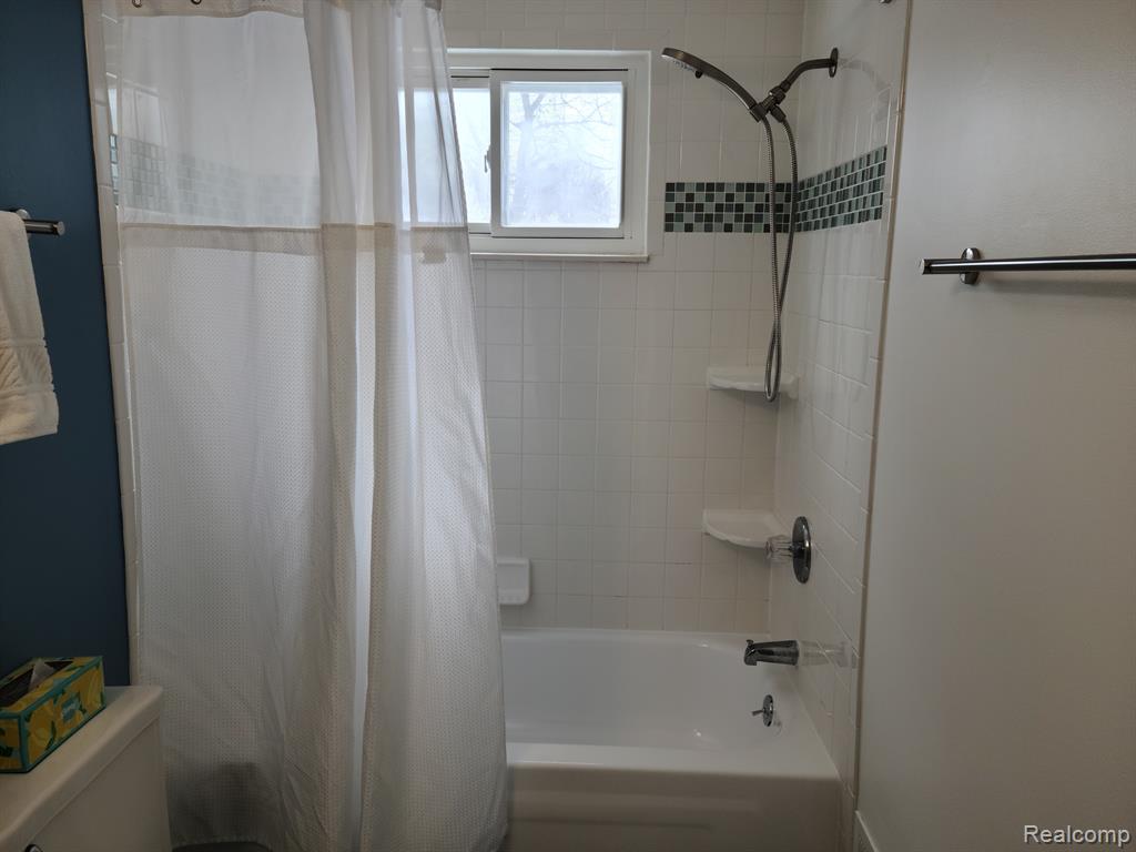 9242 PANAMA Avenue, Ypsilanti, MI 48198 — Photo 27