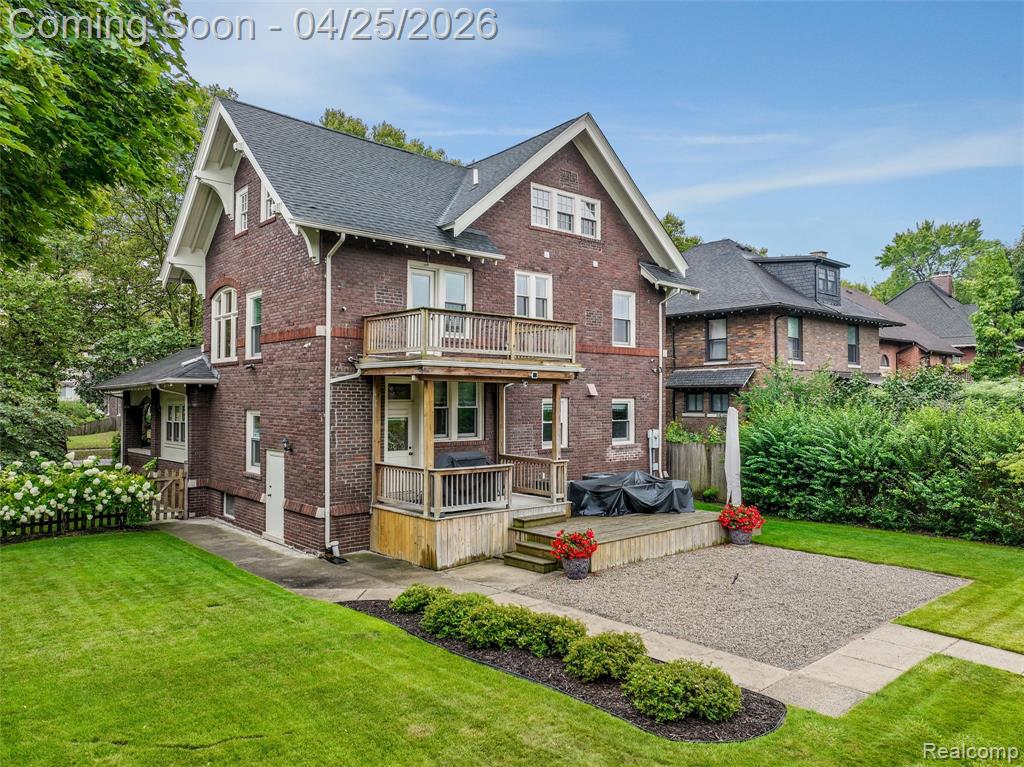 658 Pallister, Detroit, MI 48202 — Photo 55
