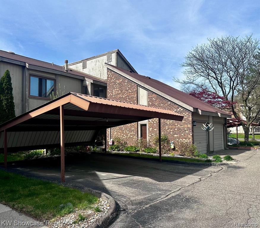 7455 BRYNMAWR Court, 31, West Bloomfield, MI — Photo 42