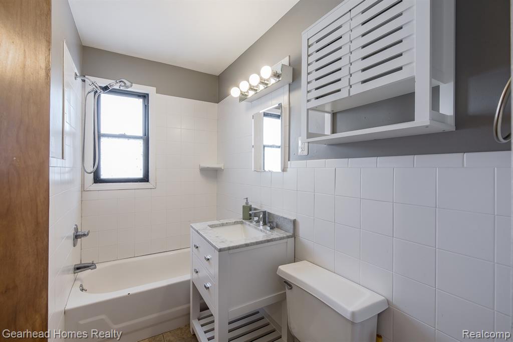 2340 Rollins Street, Grand Blanc, MI 48439 — Photo 29