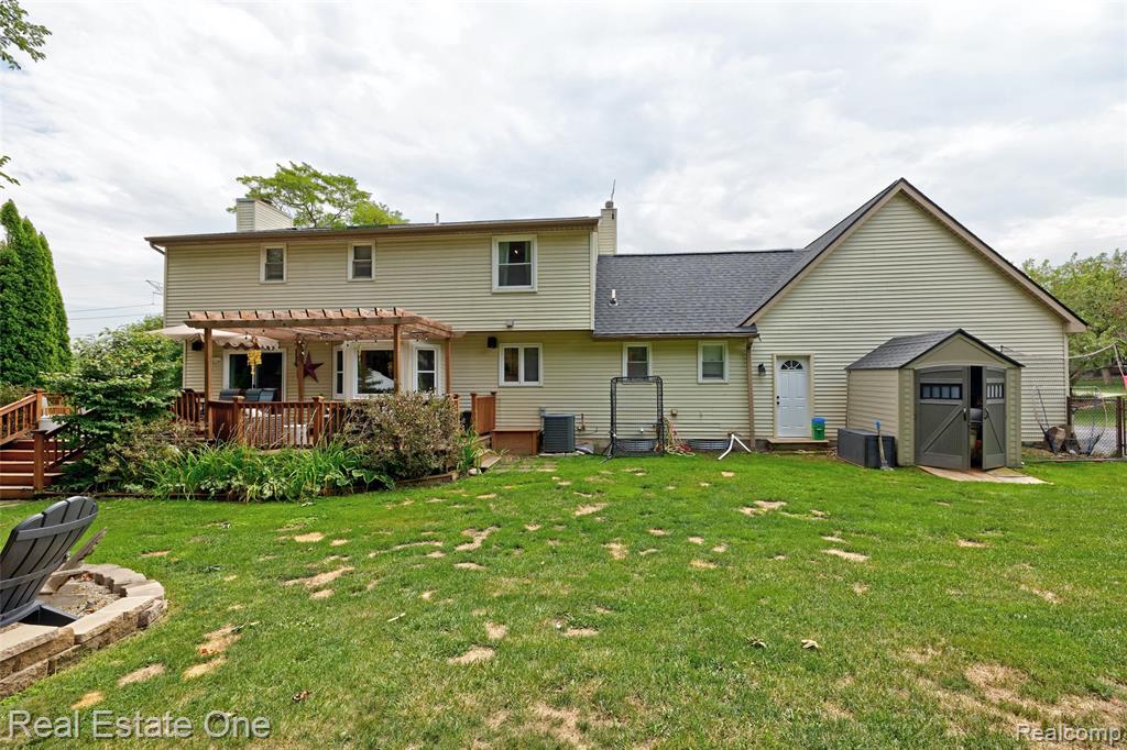 6360 Woodcrest Ridge, Clarkston, MI — Photo 52