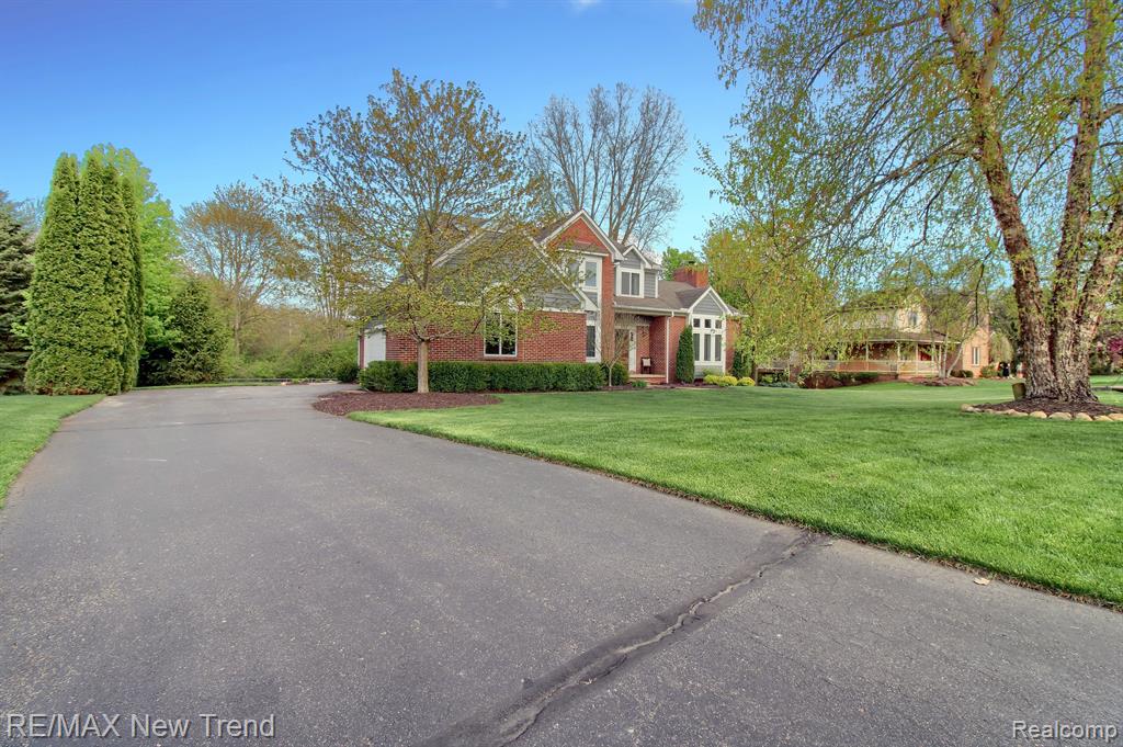 9457 DALEVIEW Drive, South Lyon, MI 48178 — Photo 3