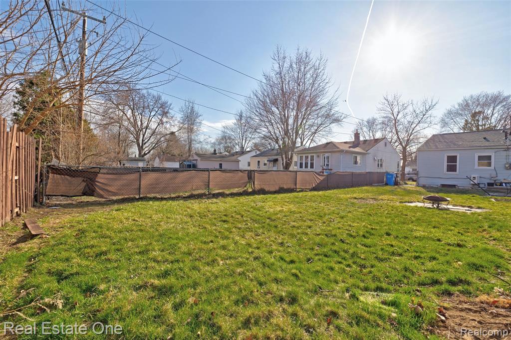 27732 Dartmouth Street, Madison Heights, MI 48071 — Photo 8