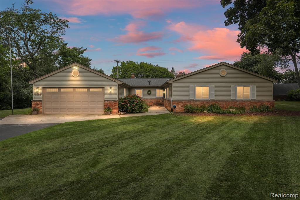 5908 Burnham Road, Bloomfield Hills, MI 48302 — front exterior
